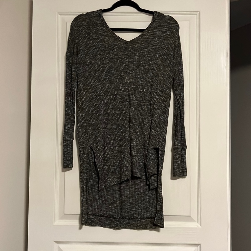 E2 High-Low Knit Top